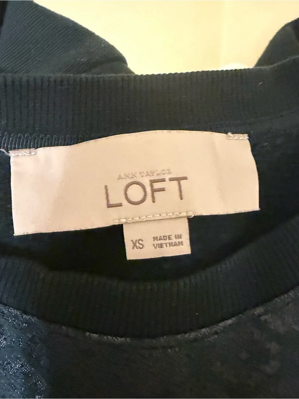 Ann Taylor LOFT Textured Pullover Sweatshirt – Women’s XS – Olive Green